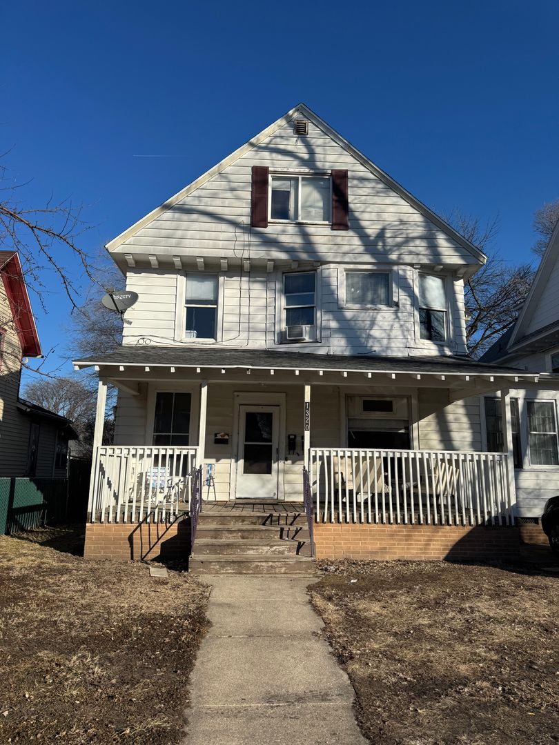 Fort Dodge Apartment: x