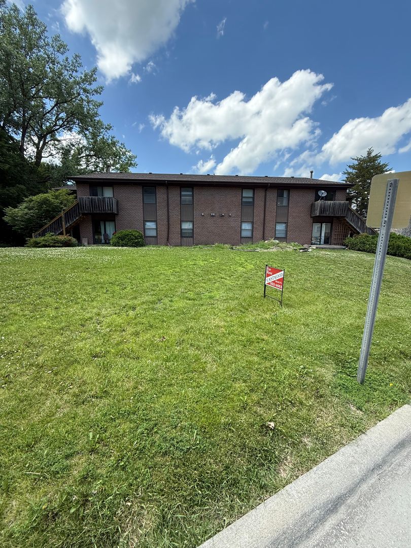 Fort Dodge Apartment: x