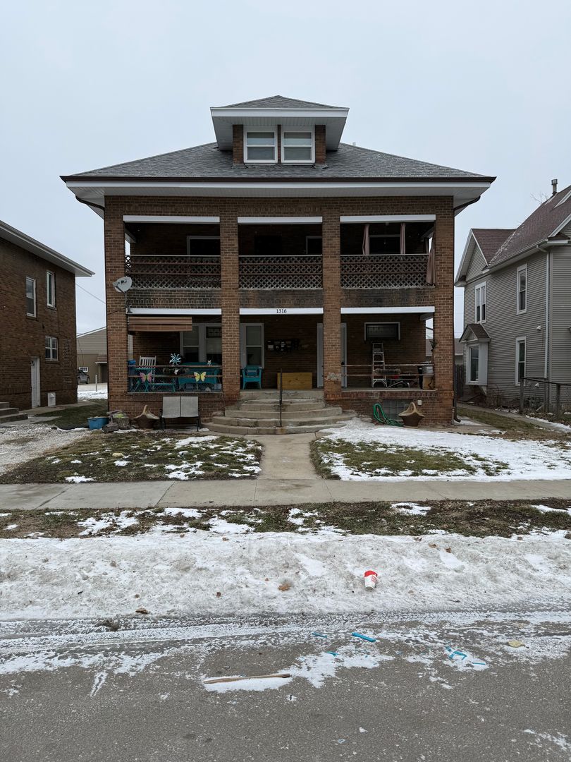 Fort Dodge Apartment: x