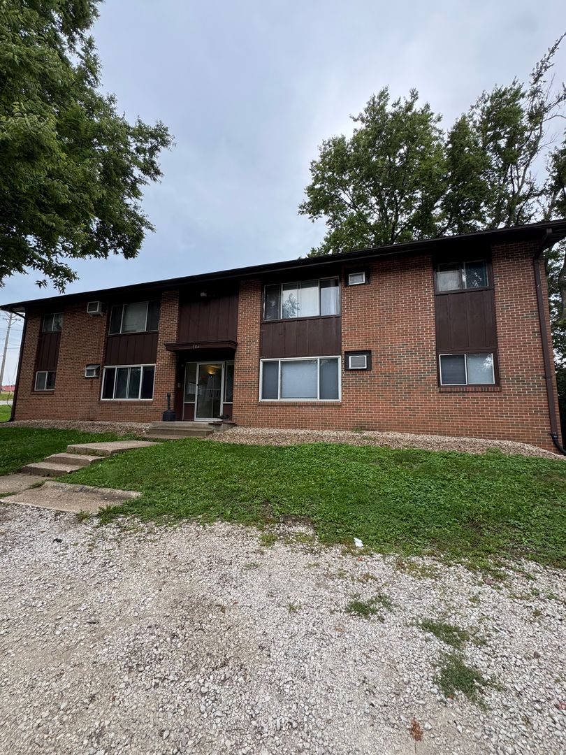 Fort Dodge Apartment: x