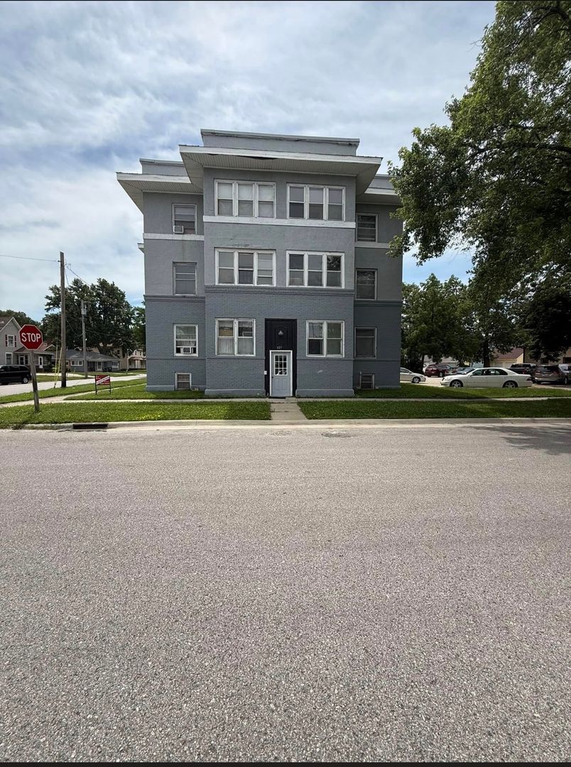 Fort Dodge Apartment: x