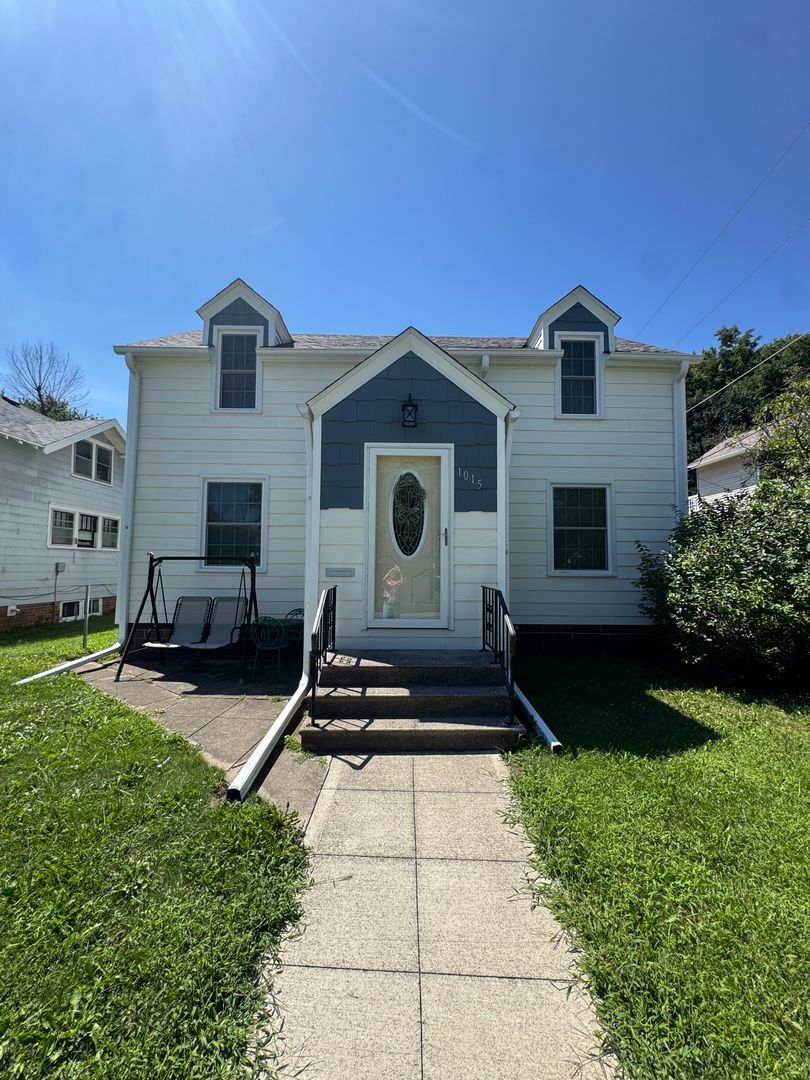 Fort Dodge House: 1015 Ave C