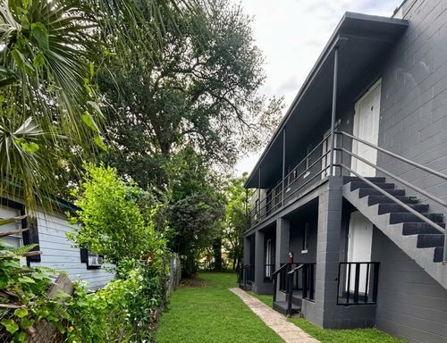 MOVE-IN SPECIAL! $500 Deposit + $500 First Month’s Rent! – photo 1