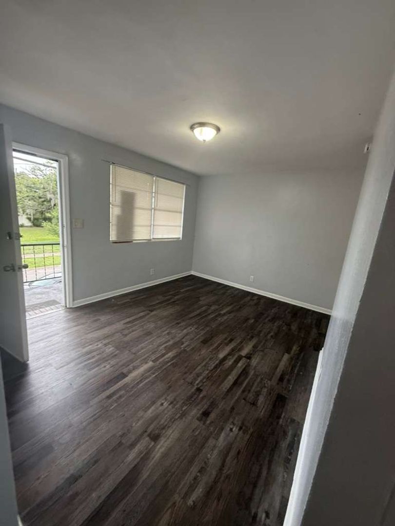 Jacksonville Apartment: 1305 W 6th St #1-4