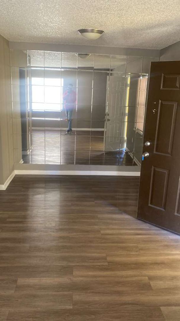 Jacksonville Apartment: 2401 Jammes Road