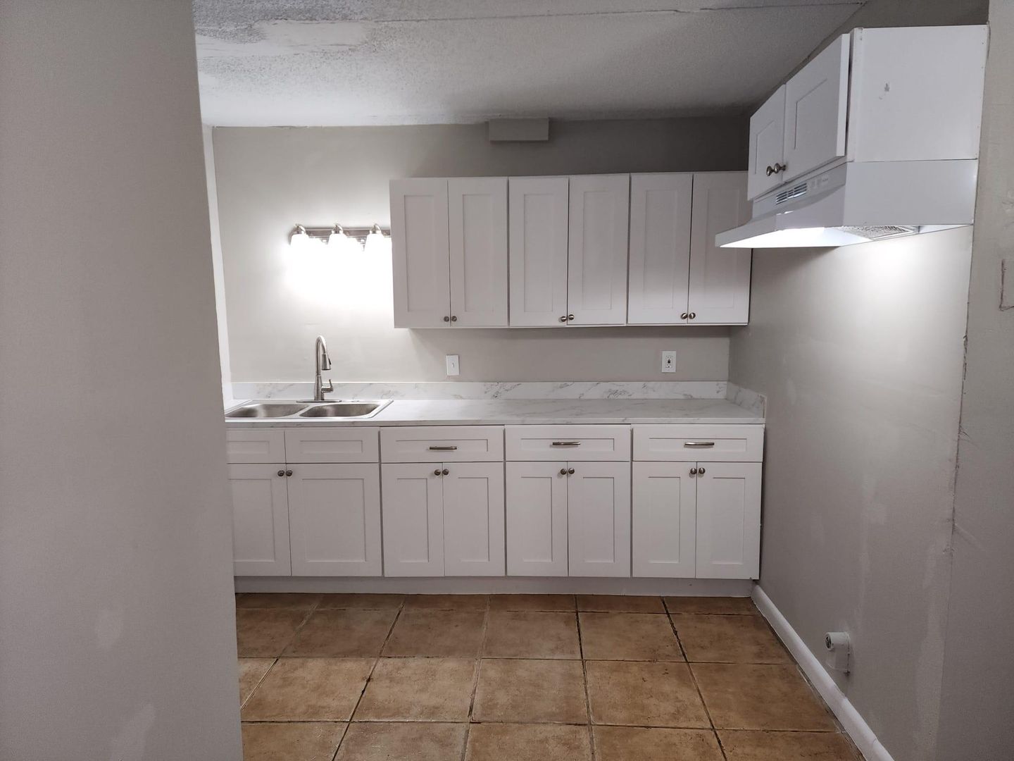 Jacksonville Apartment: 2851 Sophia St