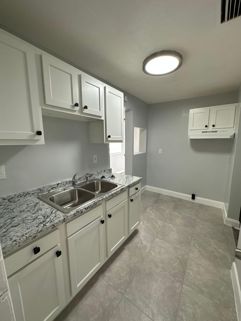 Jacksonville Apartment: 1039 Phelps St #1-4