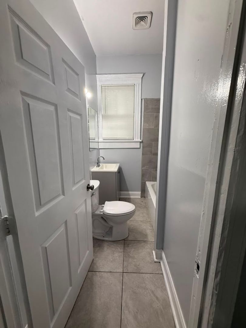 1427 W 8th St 6 of 12