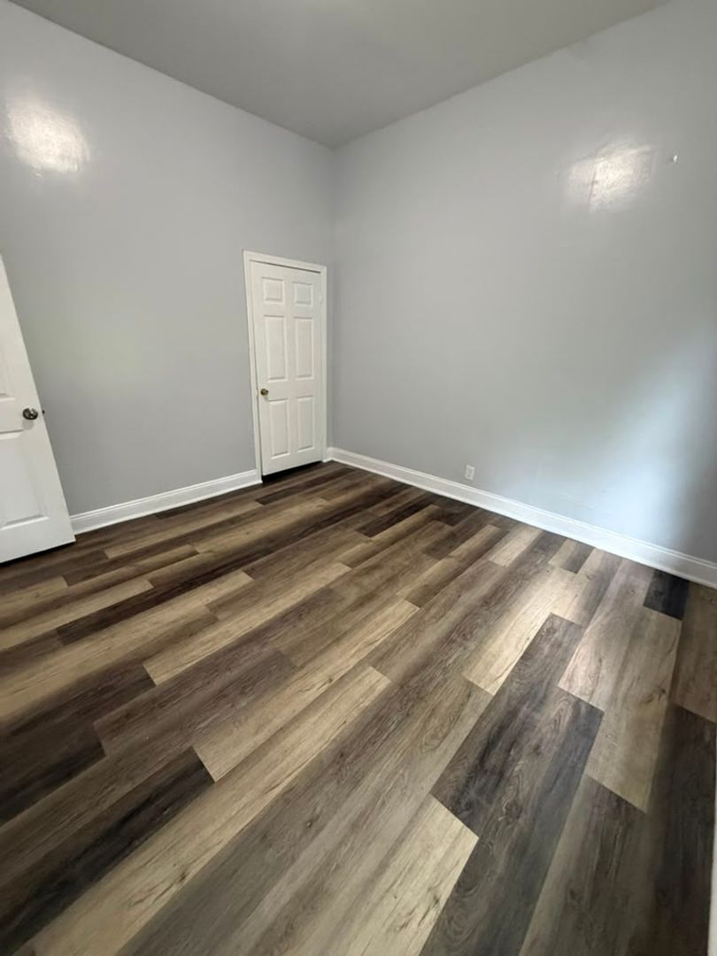 1427 W 8th St 5 of 12