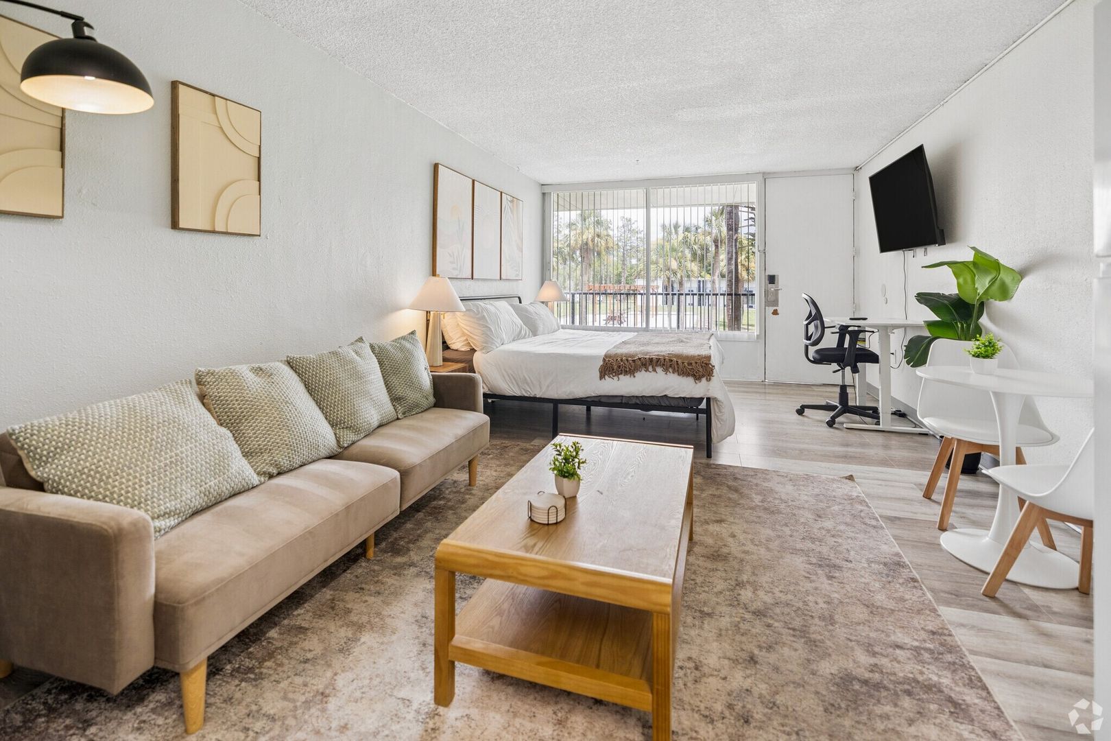 Jacksonville Apartment: 1057 Broward Rd.