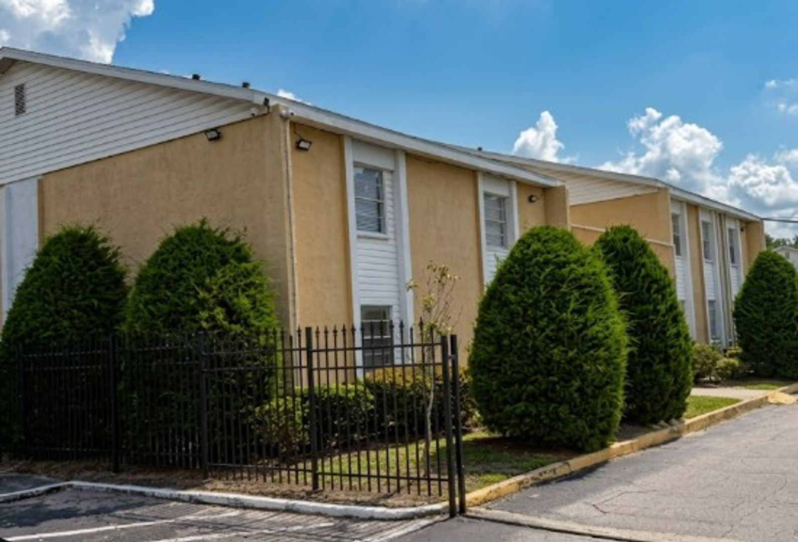 Jacksonville Apartment: 2401 Jammes Road