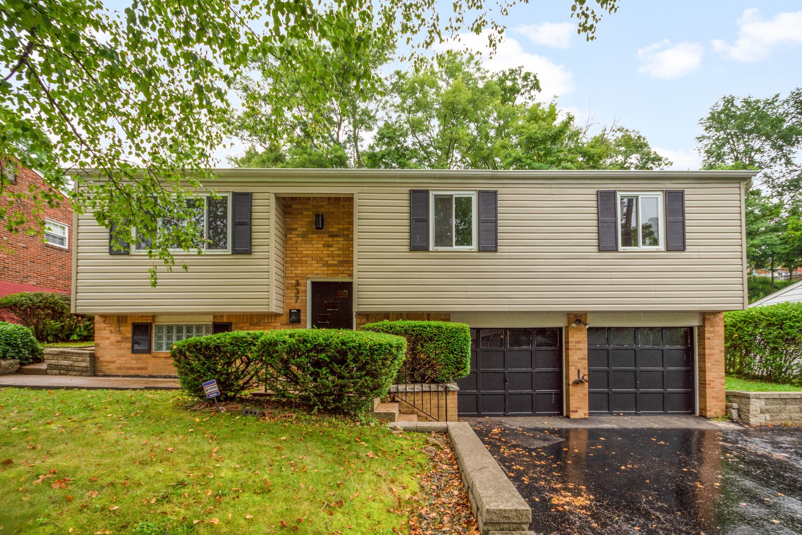 Pittsburgh House: 337 Shenandoah Drive
