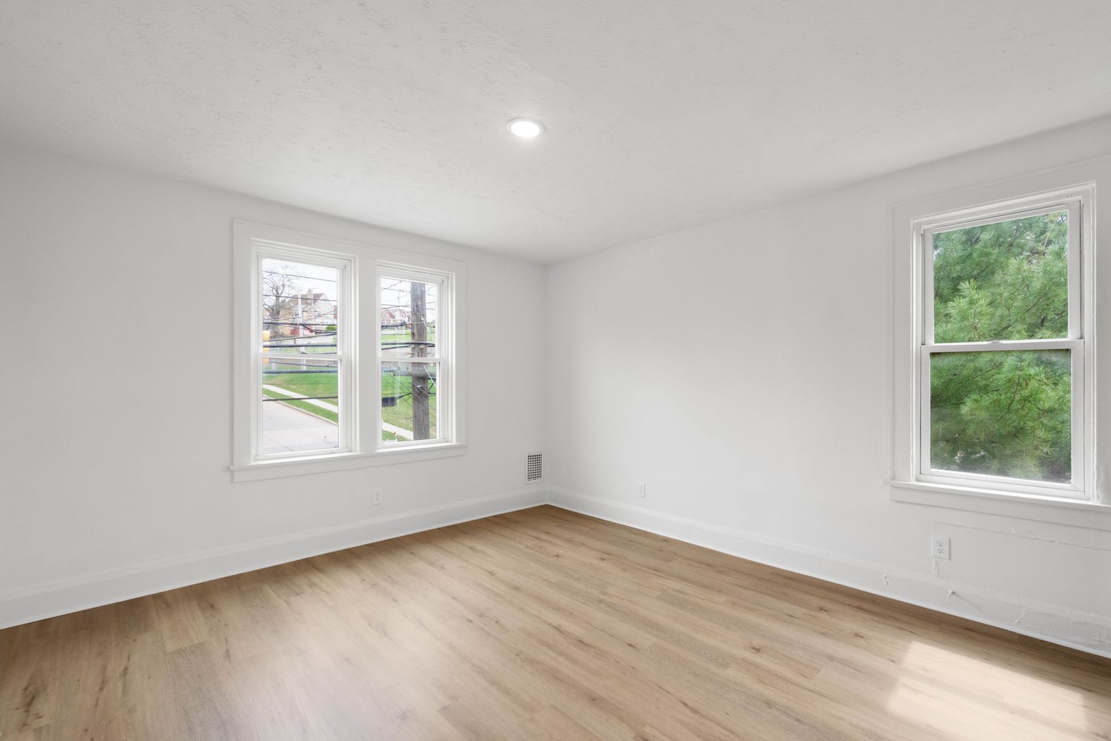 Pittsburgh Townhome: 1119 McNeilly Avenue