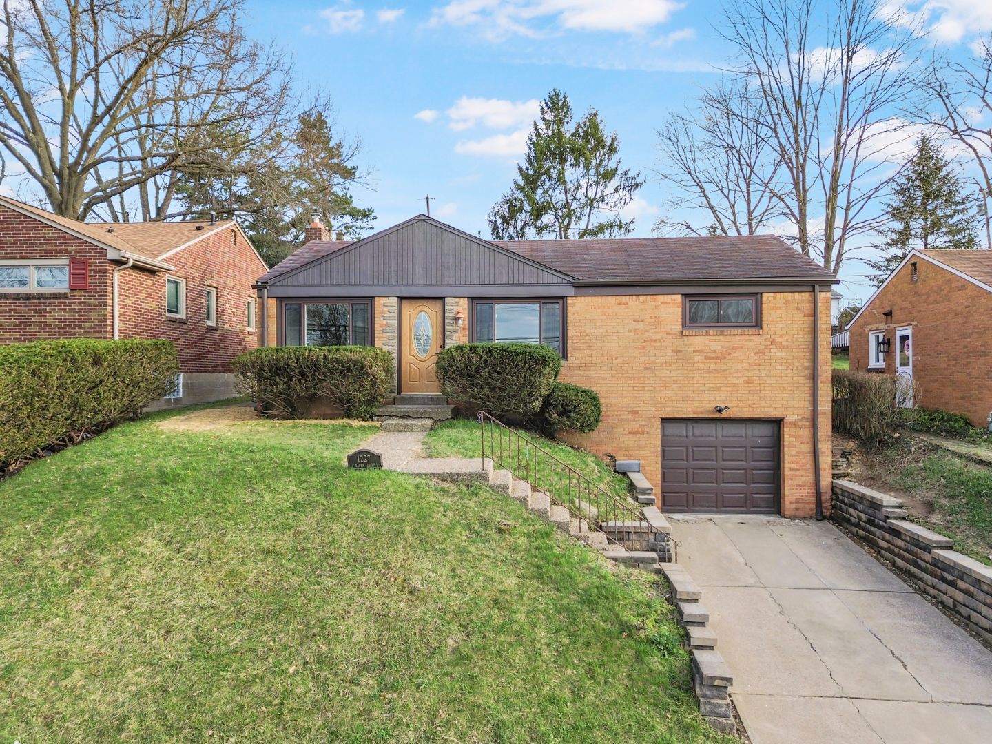 Pittsburgh House: 1227 Raven Drive