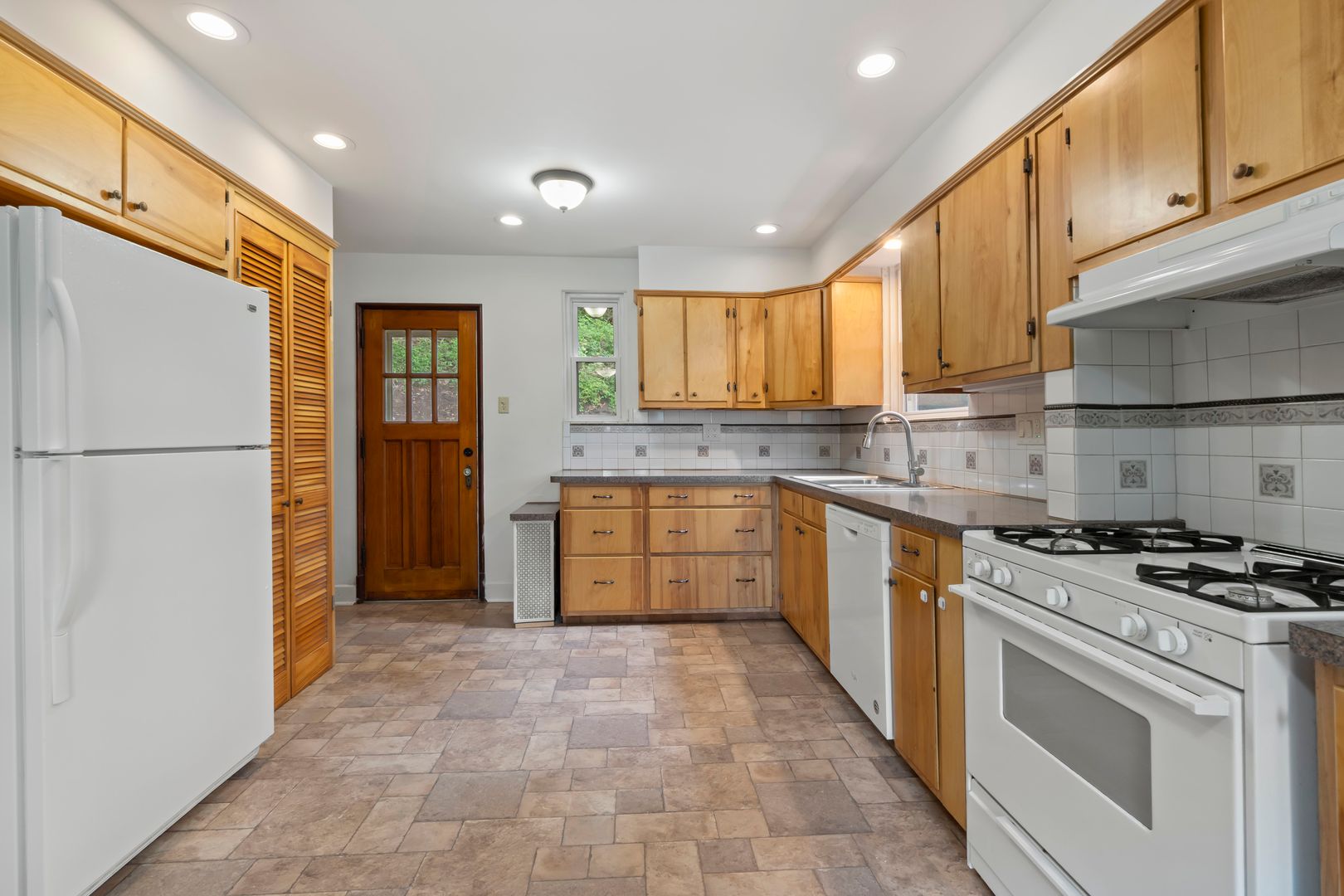 Pittsburgh House: 6 Wilkins Road
