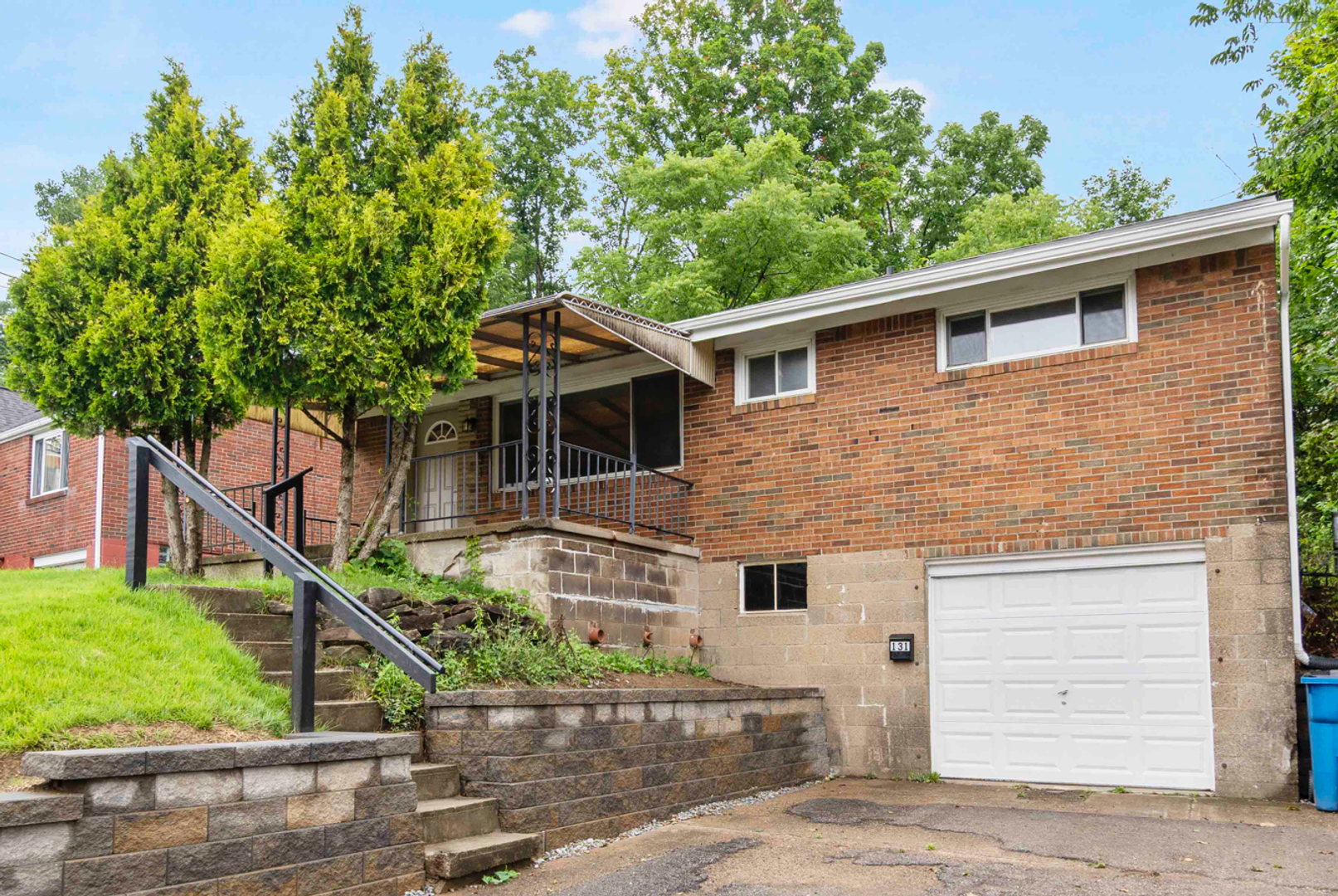 Pittsburgh House: 131 S. Joslyn Drive