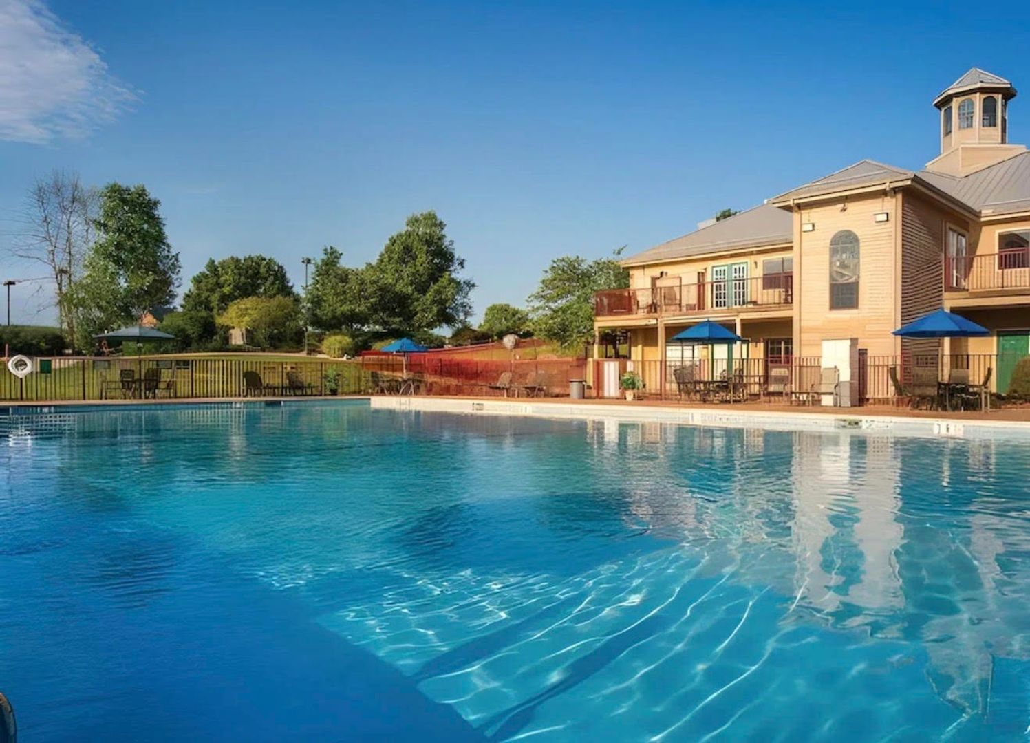 Festus - 2 bed, 2 bath Condo with in-unit Washer & Dryer + Resort Style Amenities - $1300 per Month / $1300 Security Deposit 10 of 12