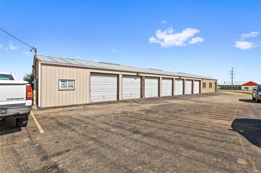 Bonne Terre, MO - 35 X 10 Office, Storage or Hobby Space w/ Electric - Bonne Terre - $150 per month