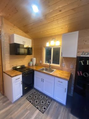 VALLES MINES - Tiny Home B, 1 bedroom adorable - $795 Month / $795 Refundable Cleaning Fee