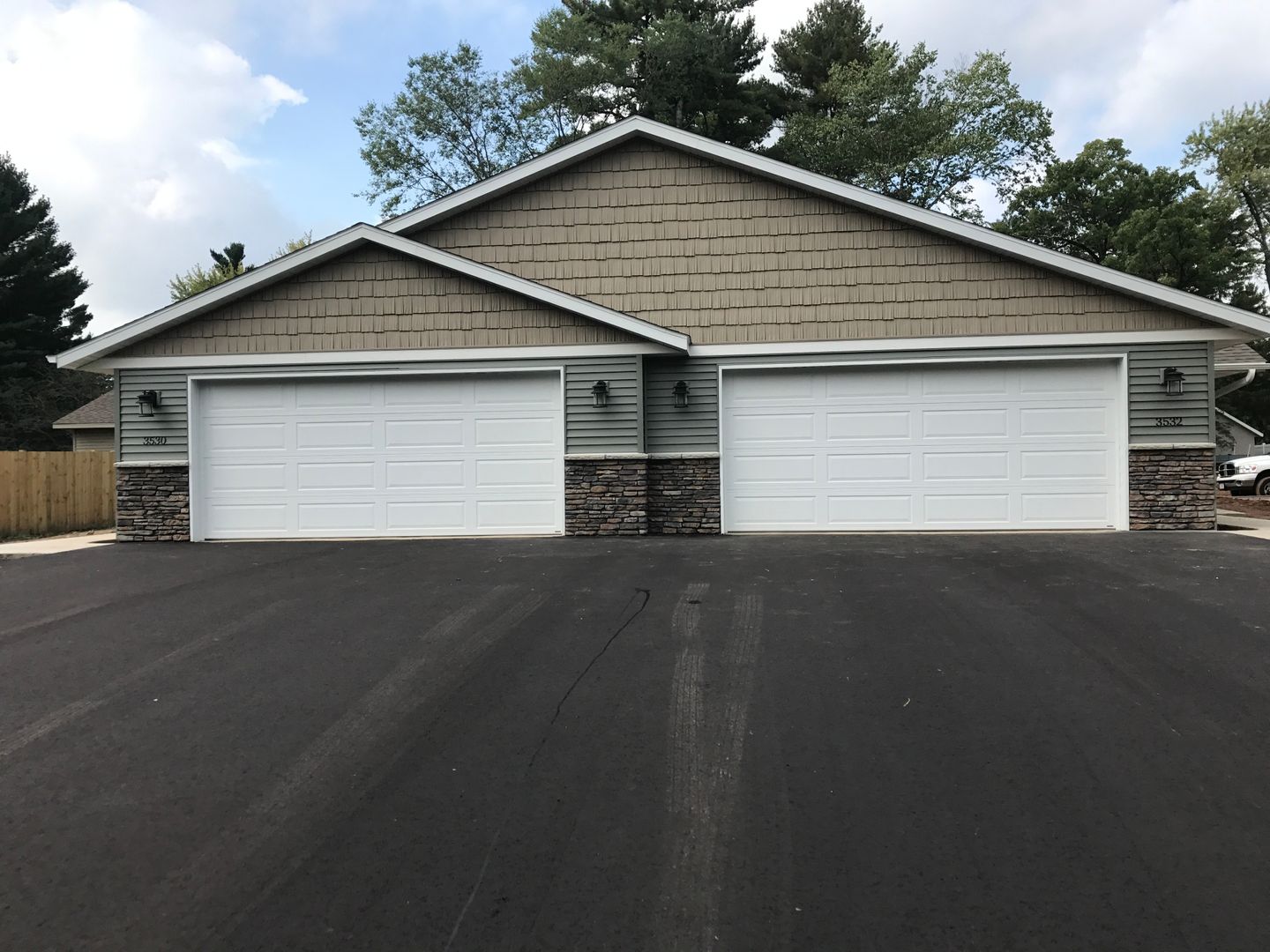 Menomonie Apartment: 2442 Parkview Lane