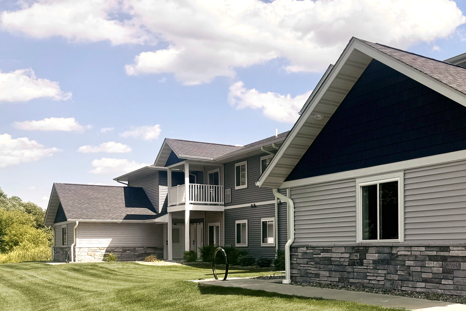 River Falls Apartment: 770 Peregrine Circle