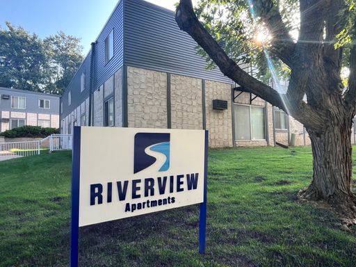 Spacious 1-Bedroom, 1-Bathroom Apartment in Prime Hudson Location – Pet-Friendly & Convenient!