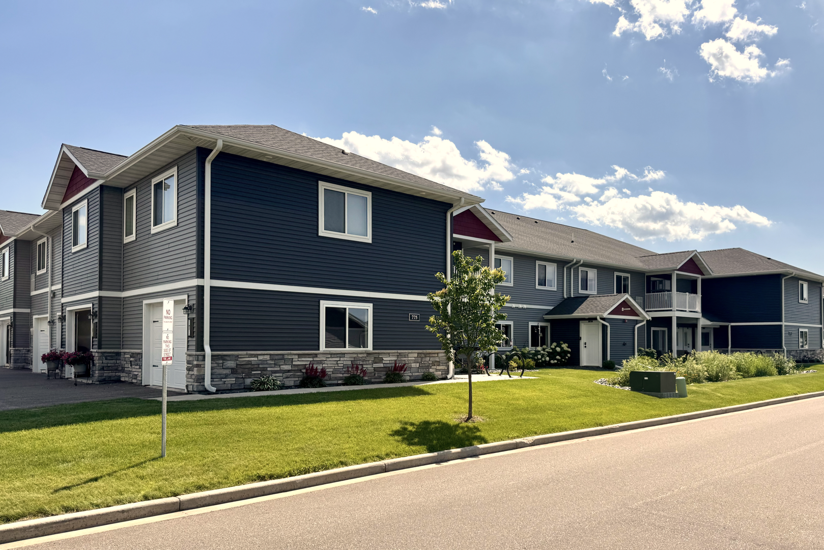 River Falls Apartment: 775 Peregrine Circle