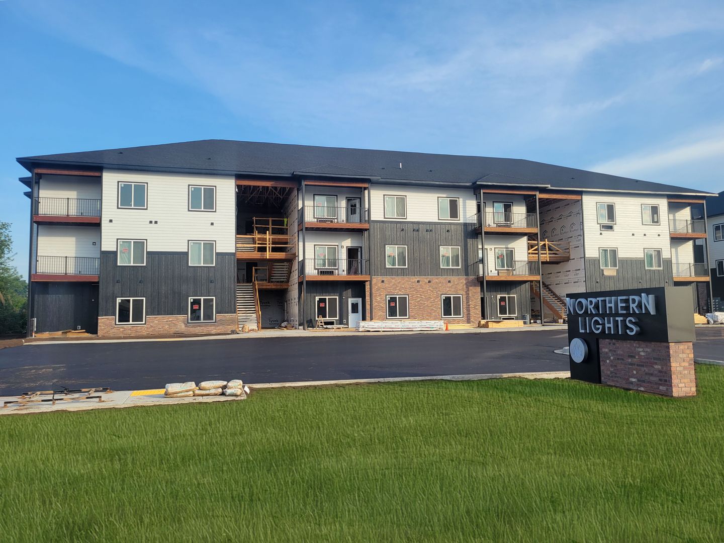 Chippewa Falls Apartment: 387 Chippewa Mall Dr