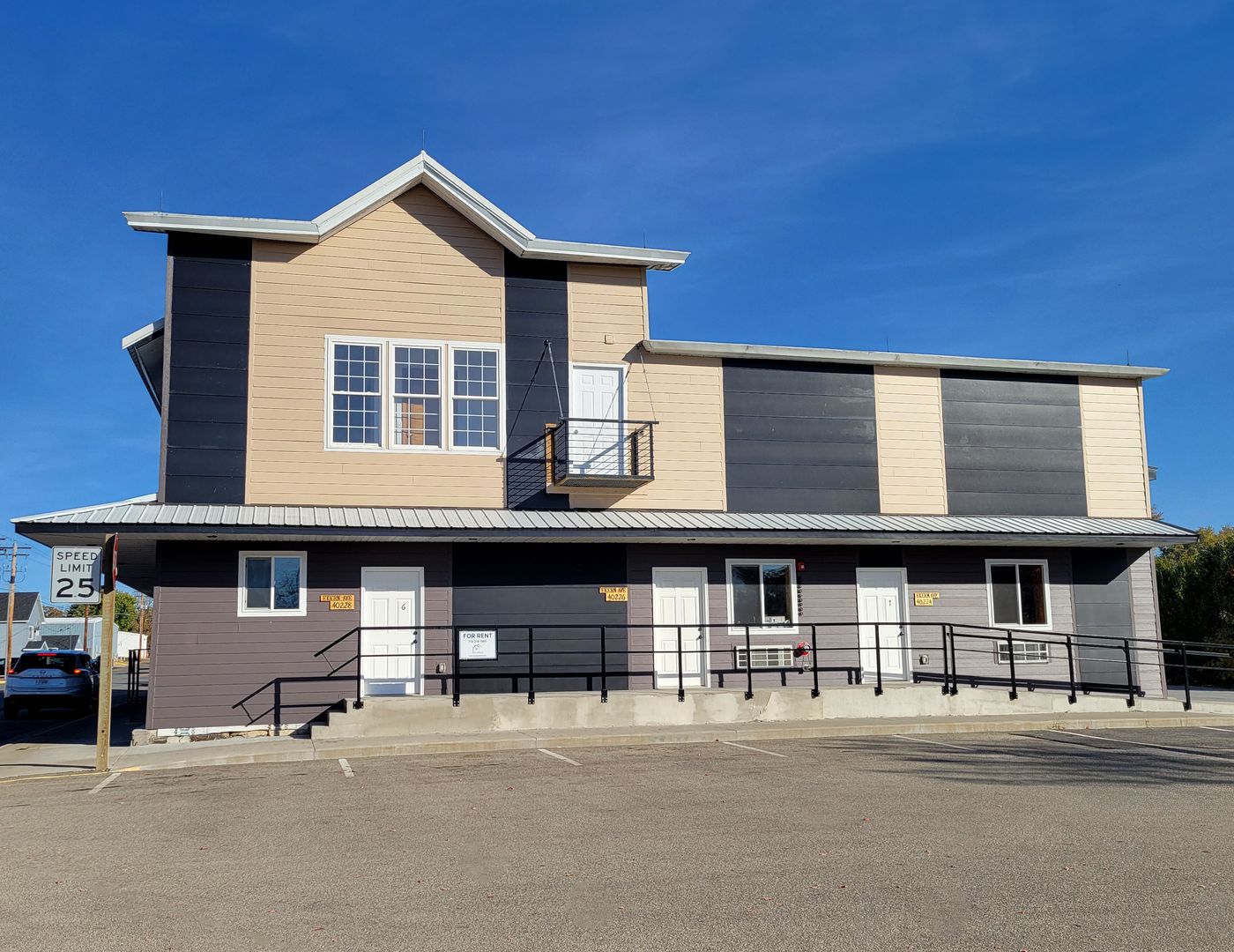 Osseo Apartment: Main Street