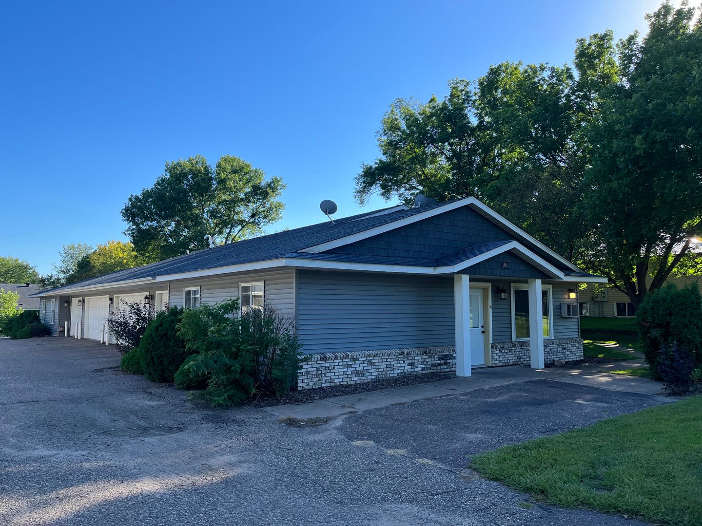 Menomonie Apartment: 1908 2nd Ave NE
