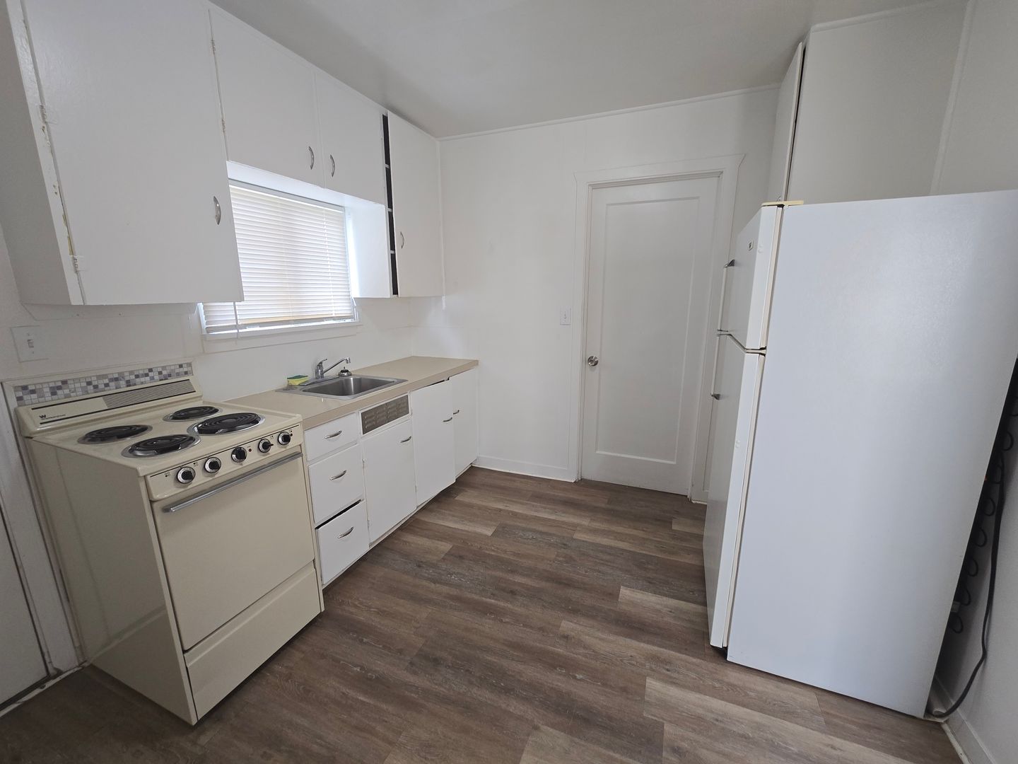 Moses Lake WA Apartment: 1056 Marina DR - 16