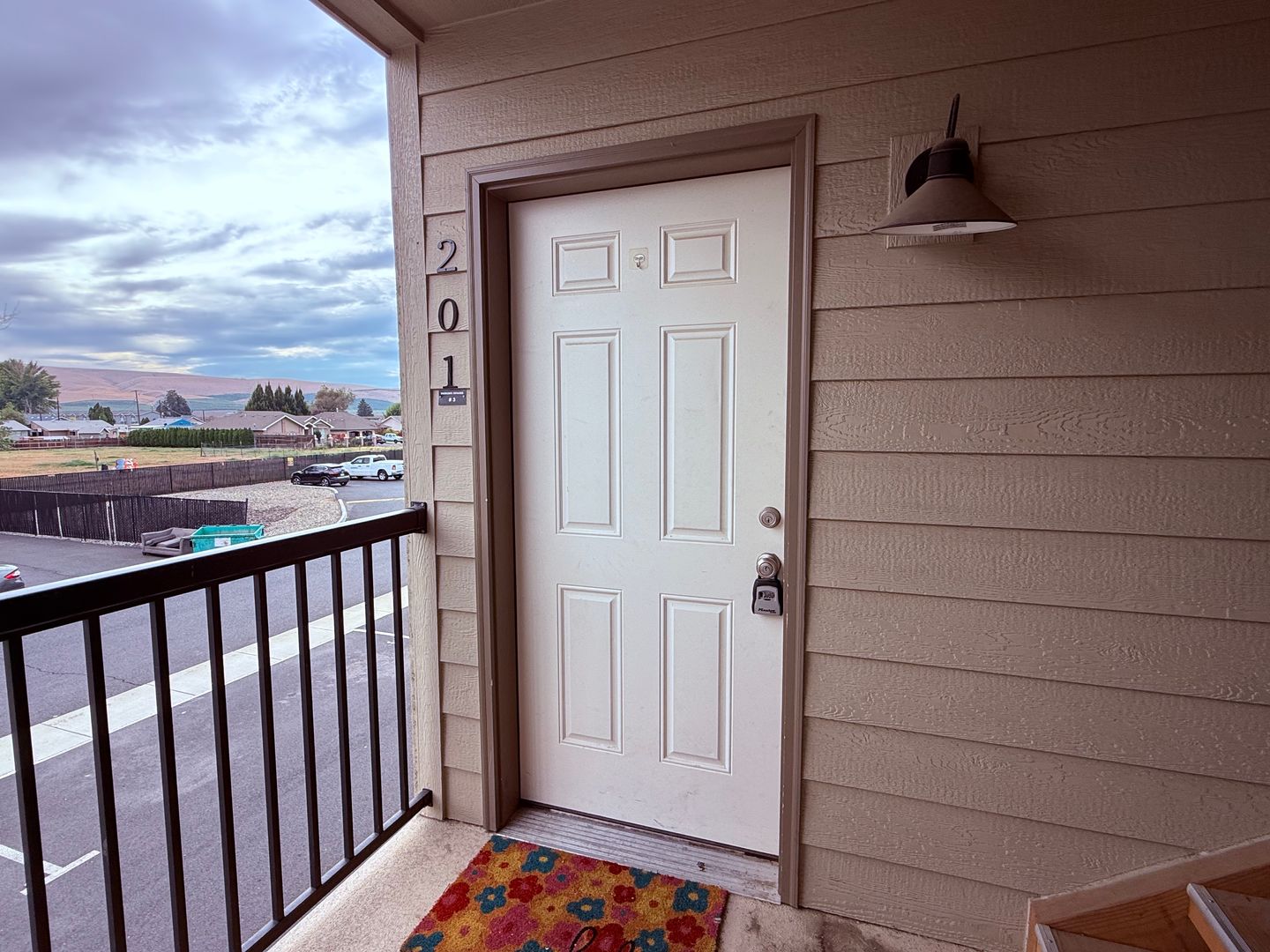 Moxee Apartment: 304 S Rivard Road