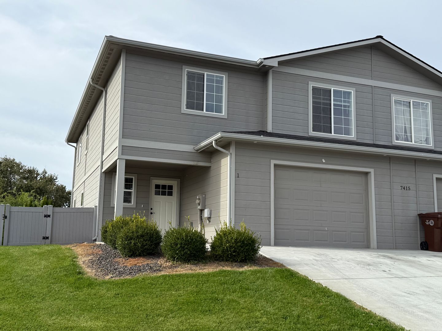 Yakima Multiplex: 7415 Saddlebrook Loop