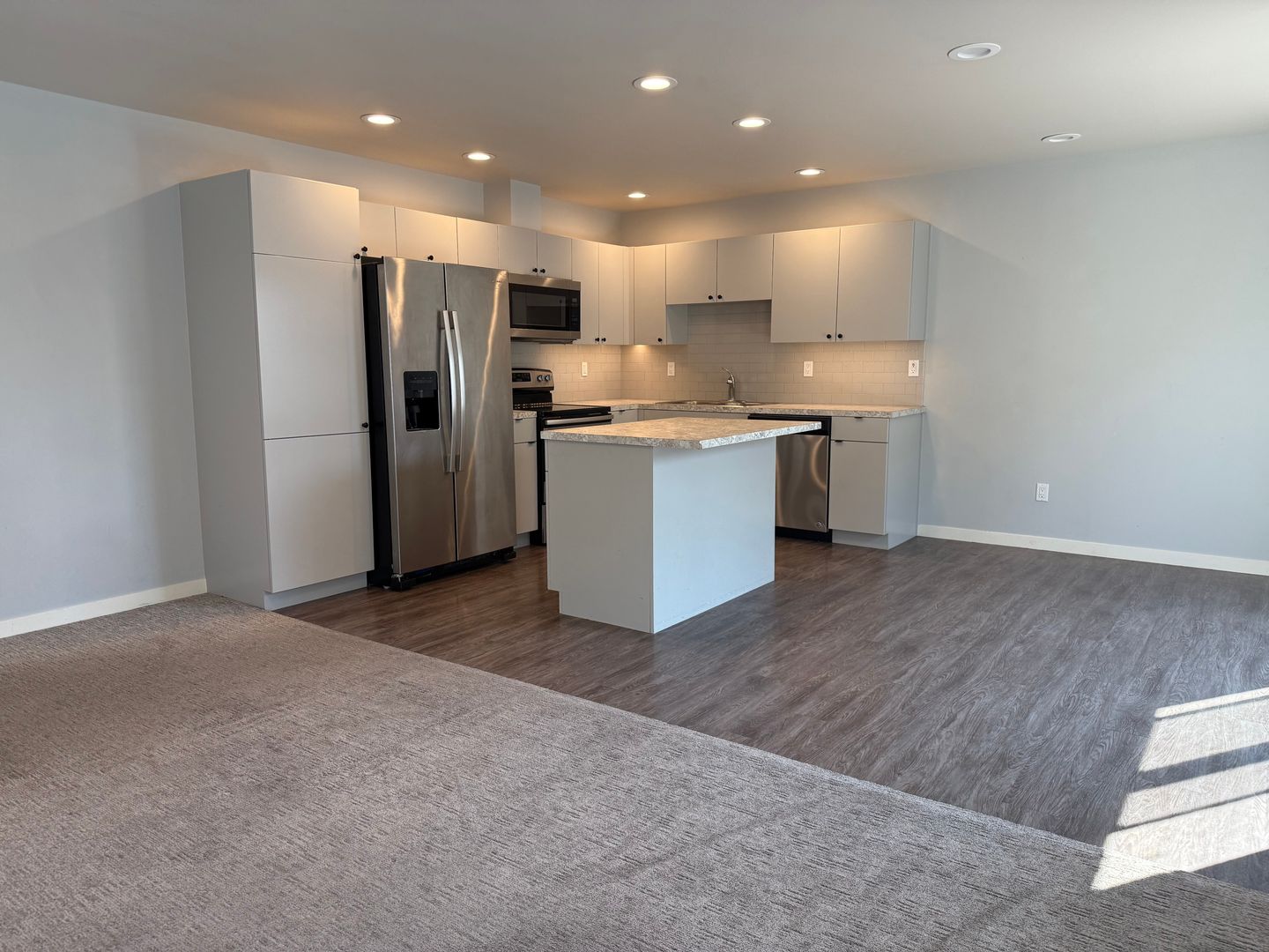 Yakima Multiplex: 7417 Saddlebrook Loop