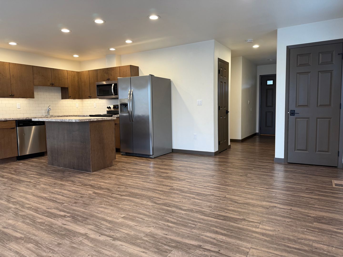 Yakima Townhome: 209 N 76th Ave