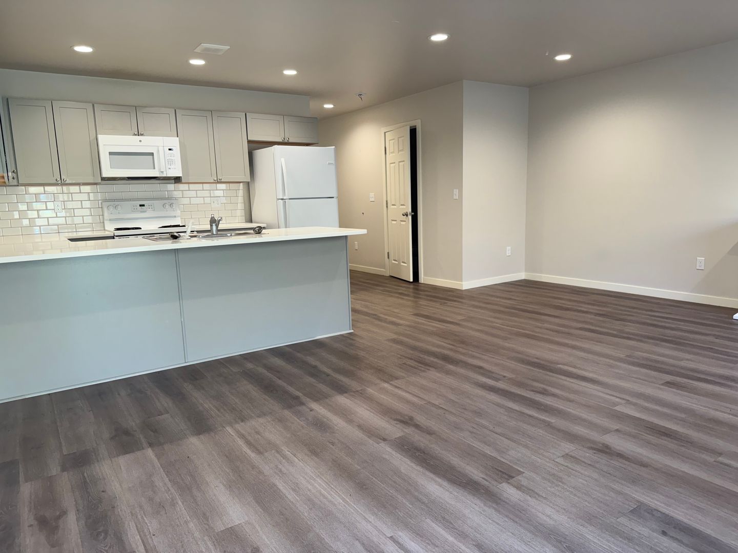 Yakima Apartment: 5200 Jazz St.