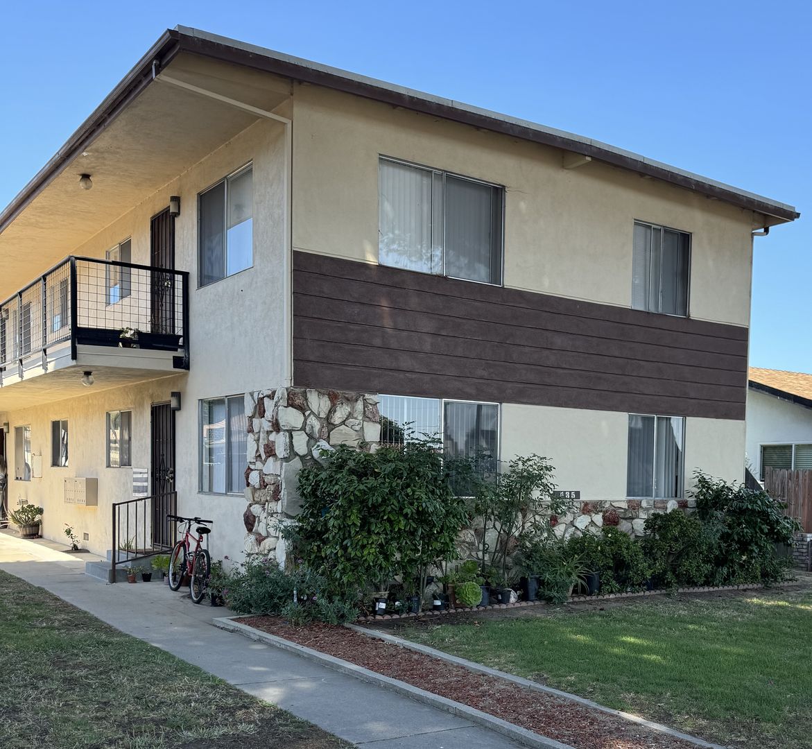 Lompoc Apartment: 435 South H St