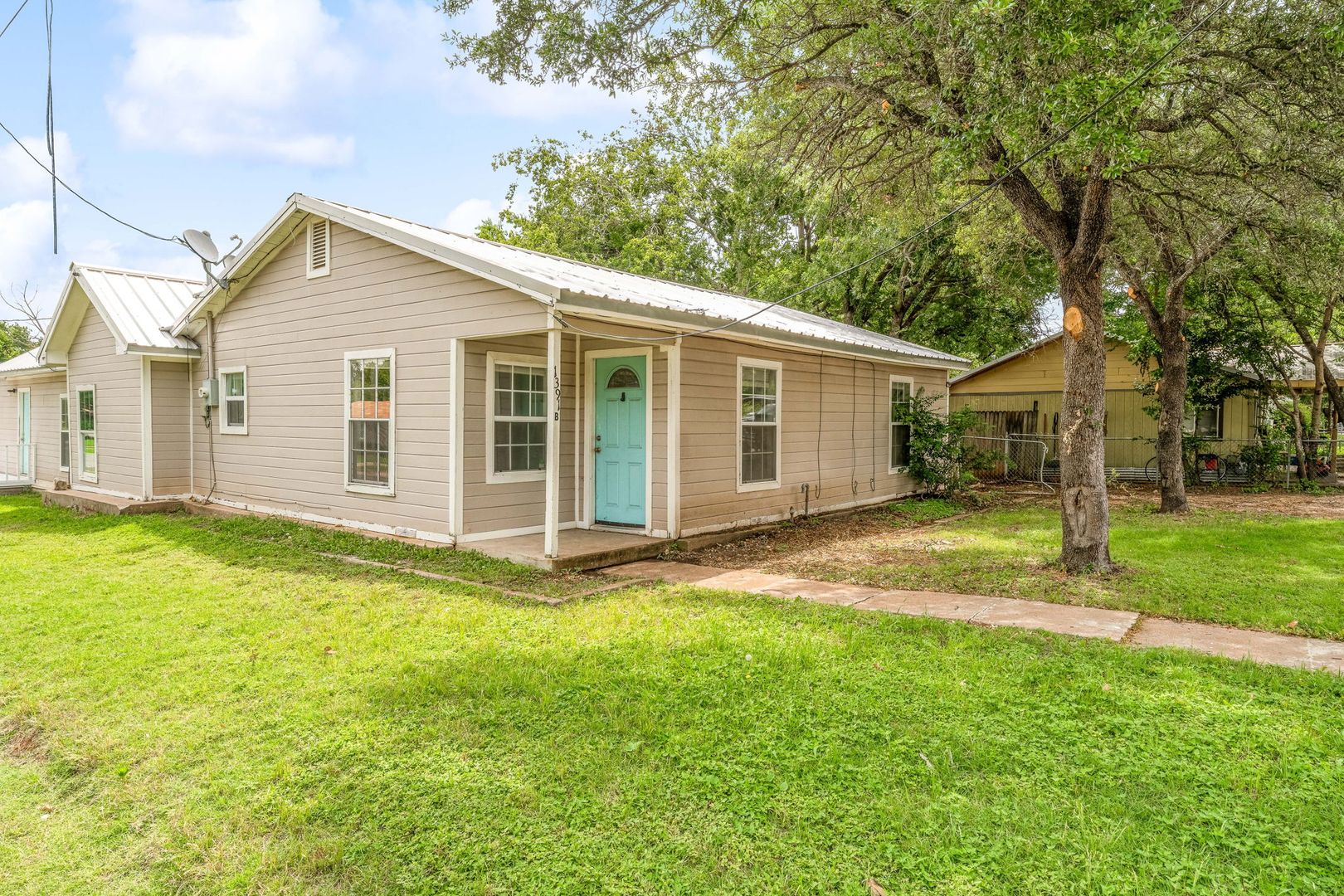 Stephenville House: 1391 N Paddock A