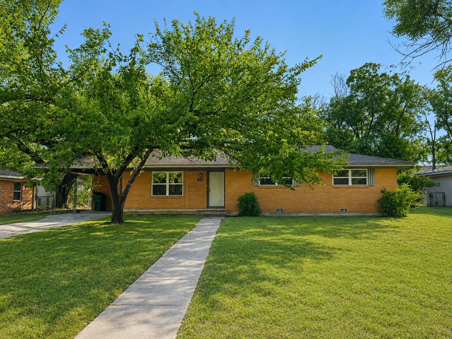 Stephenville House: 517 N Lydia St