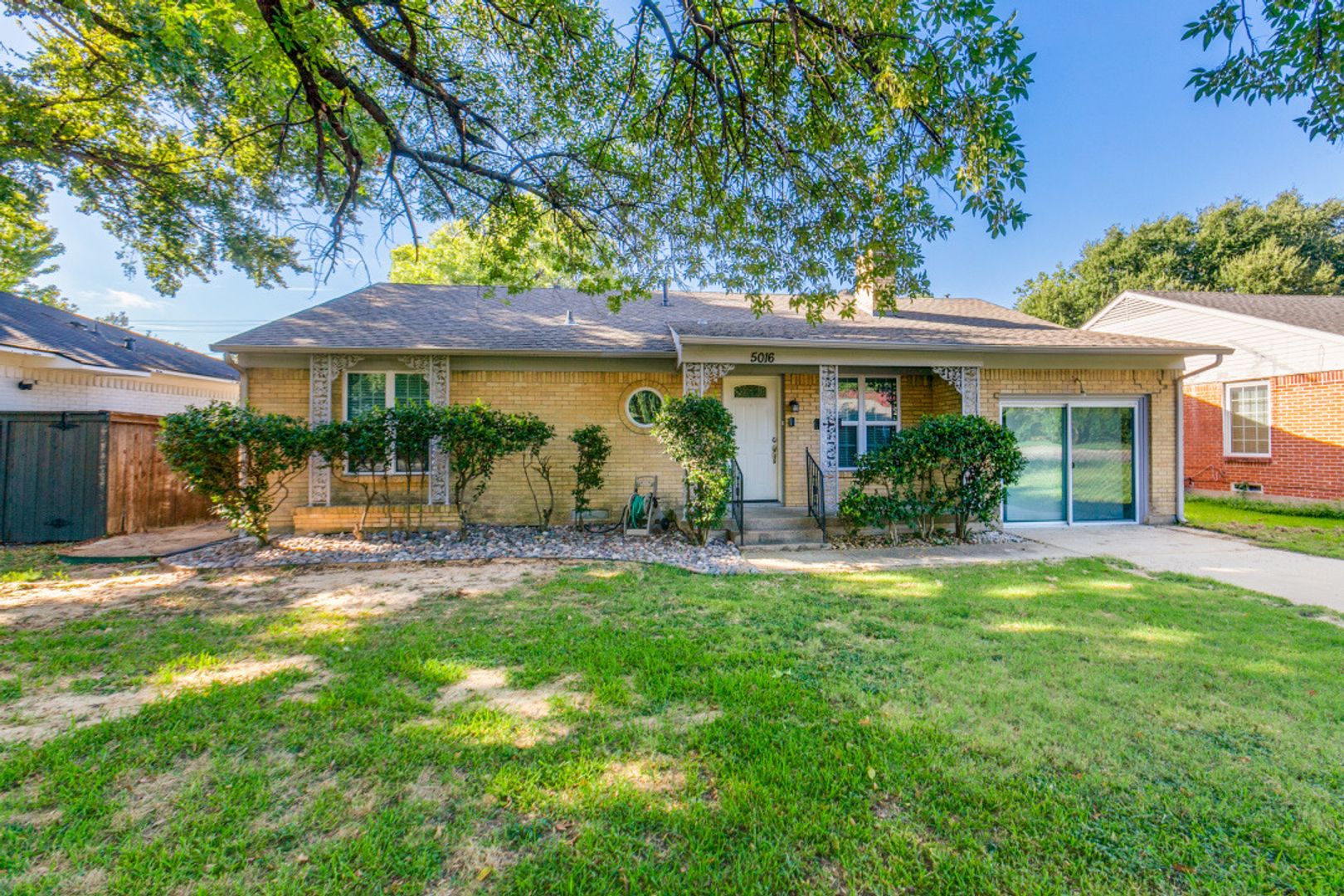 Dallas House: 5016 W. Mockingbird Lane