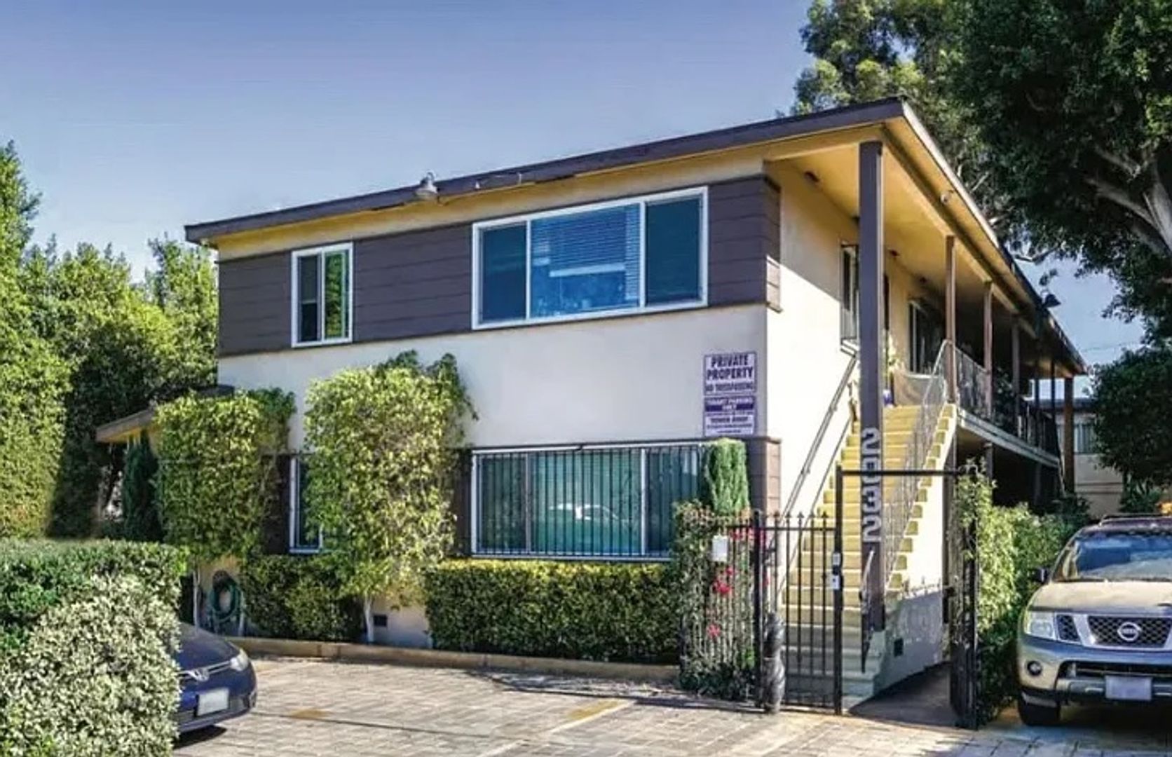 Los Angeles Apartment: 2032 S Shenandoah St