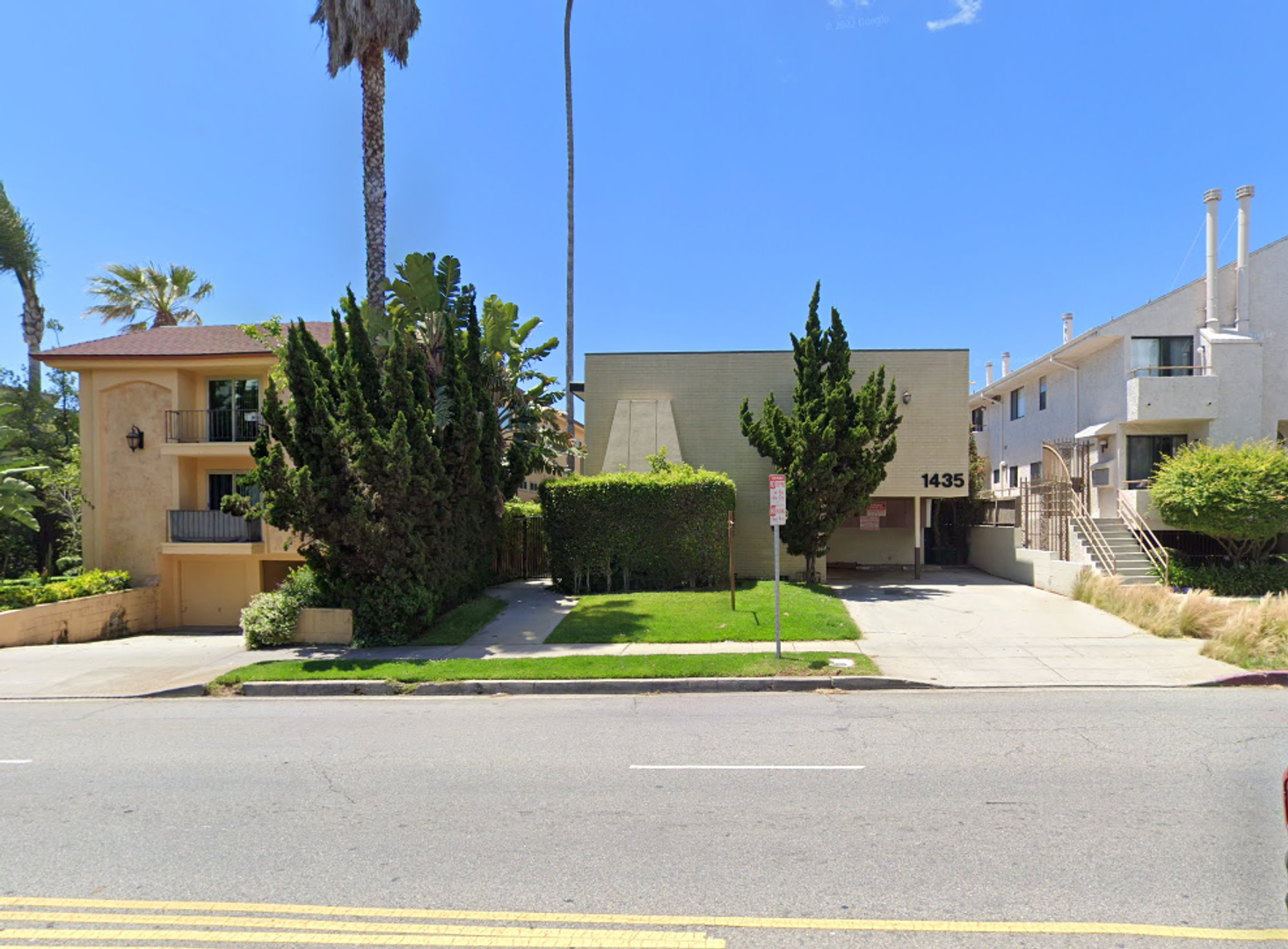 Los Angeles Apartment: 1435 South Bundy Drive