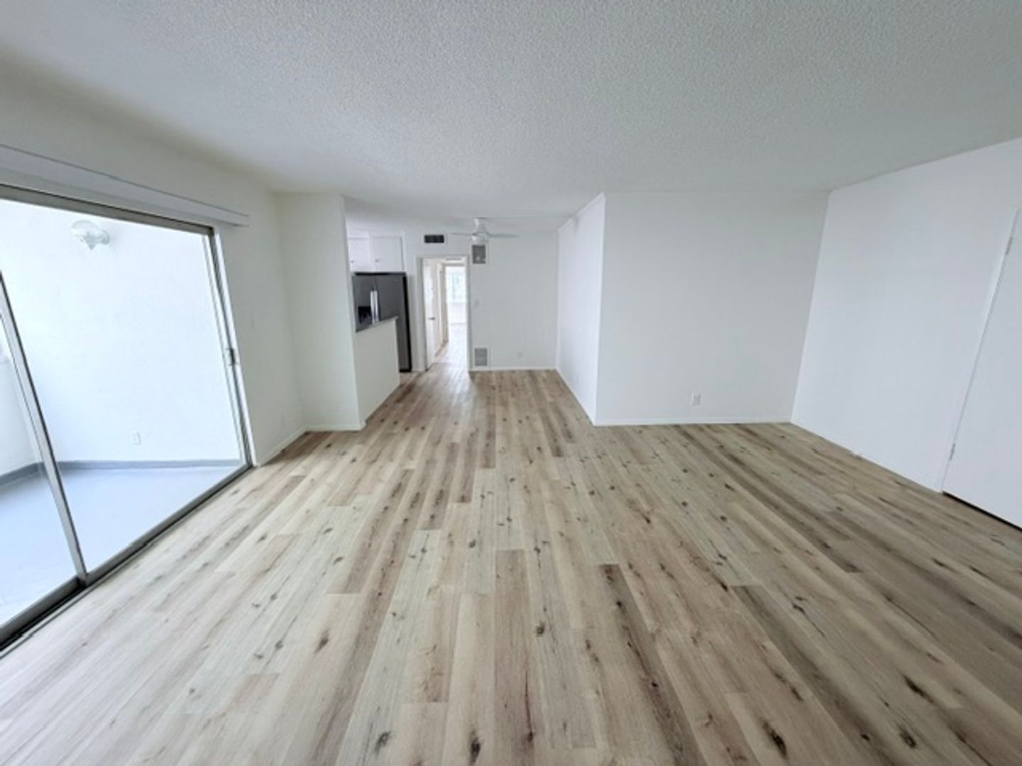 Los Angeles Apartment: 11830 Darlington Ave
