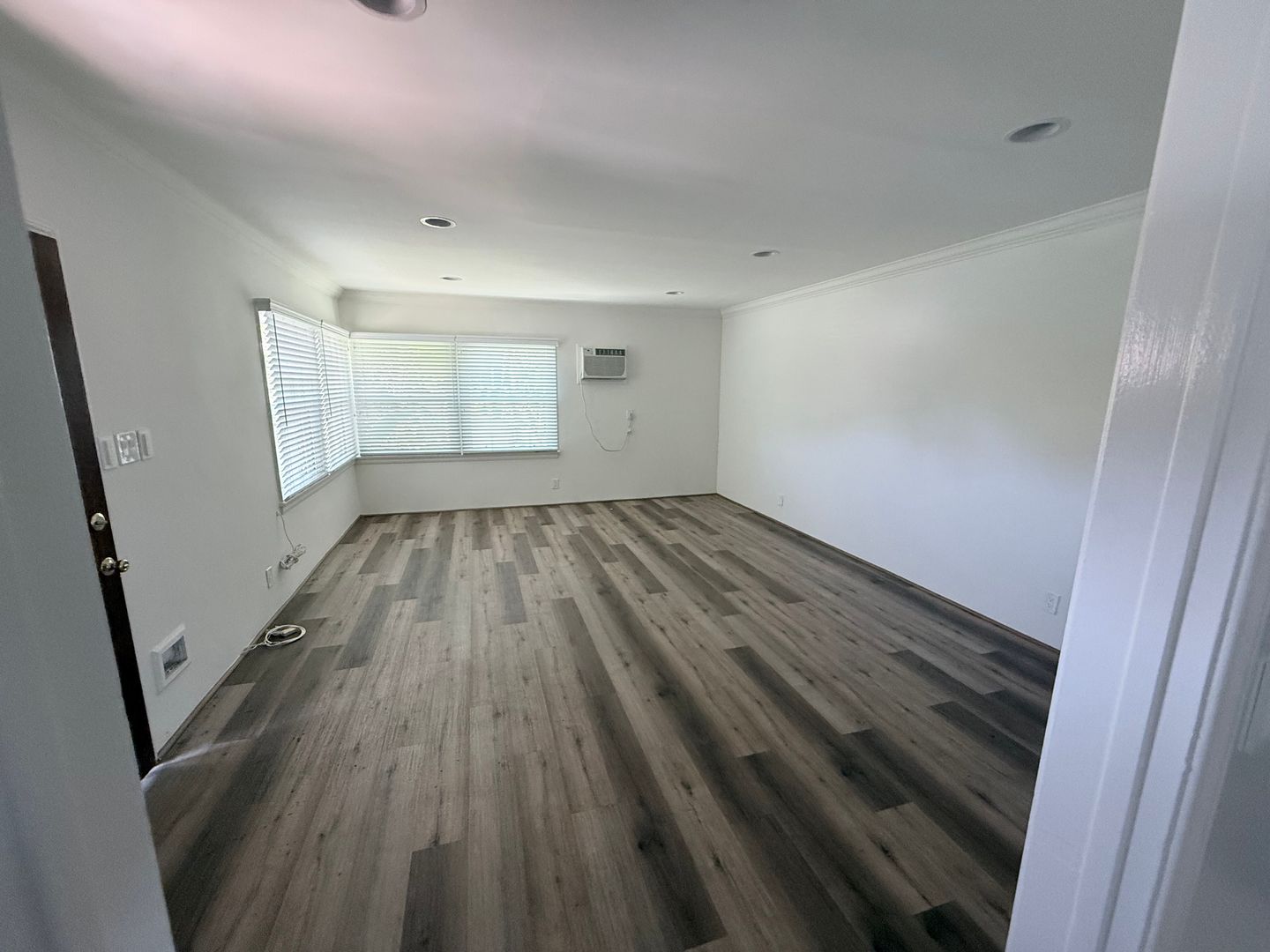 Los Angeles Apartment: 139-145 N. Harper Ave