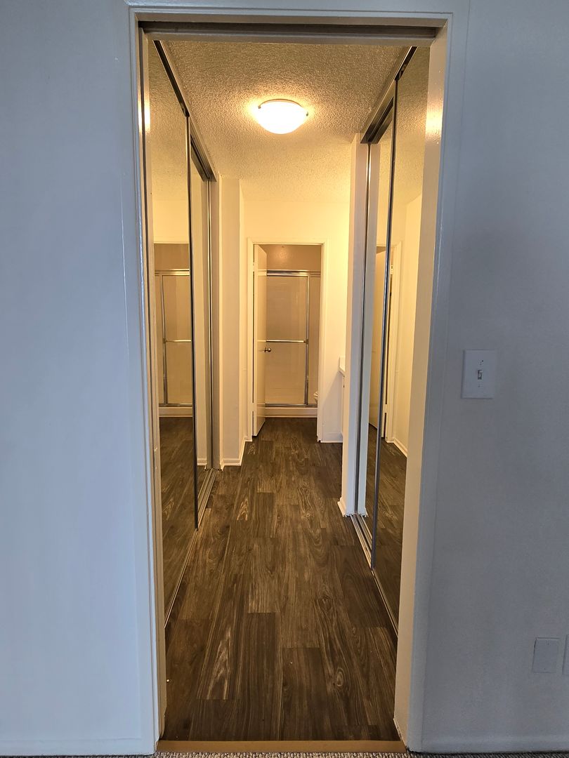 Los Angeles Apartment: 7245 Hillside Avenue