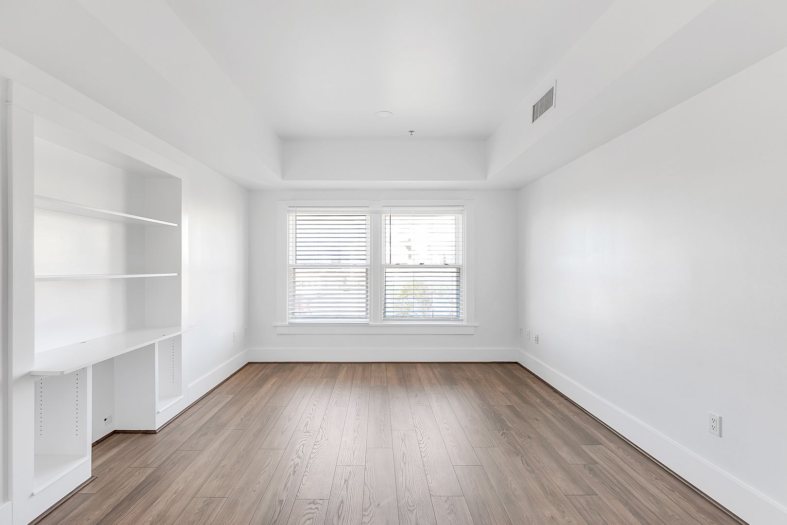 Los Angeles Apartment: 6533 Hollywood Blvd