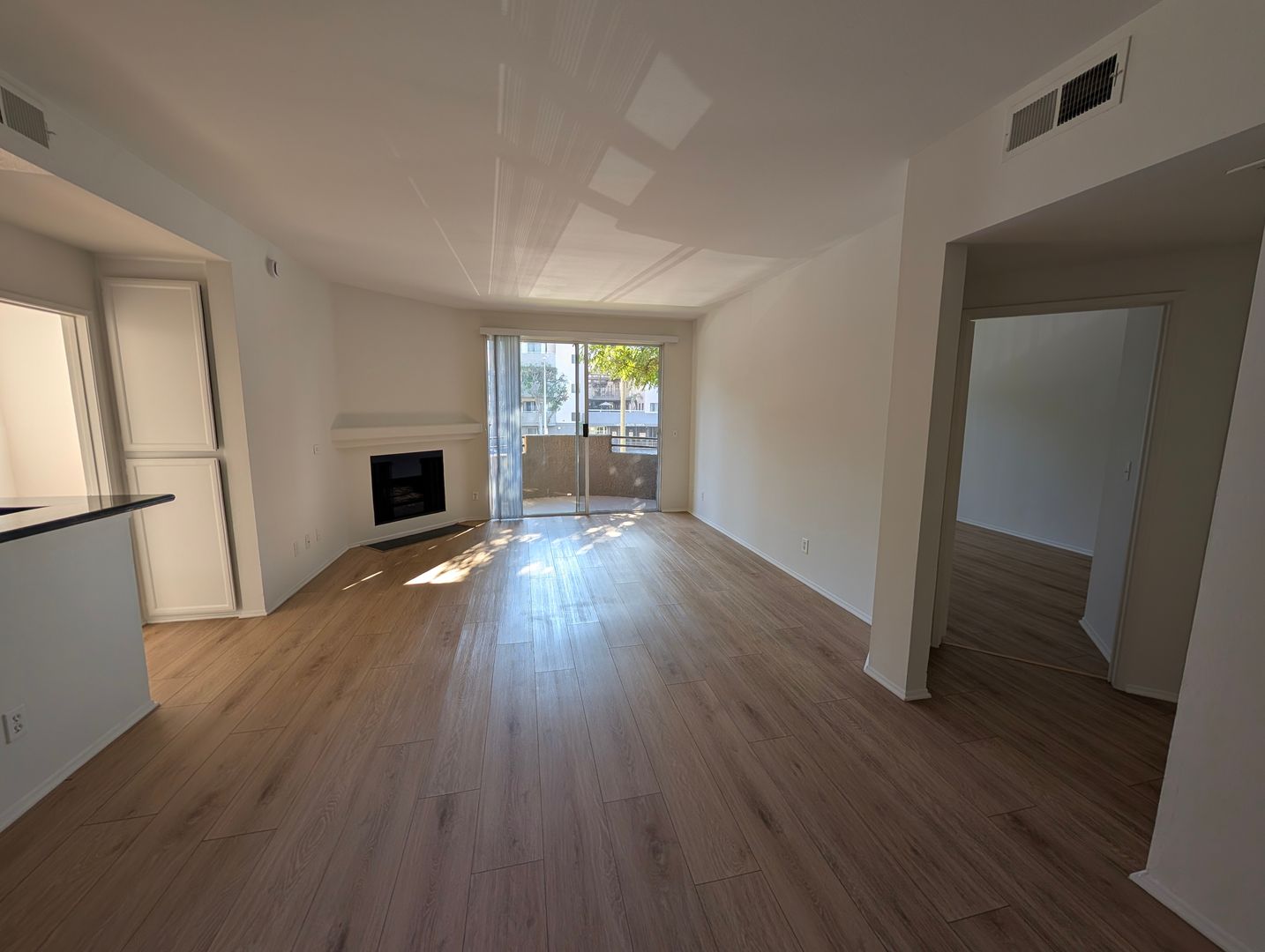 Los Angeles Apartment: 1409 N. Alta Vista Boulevard
