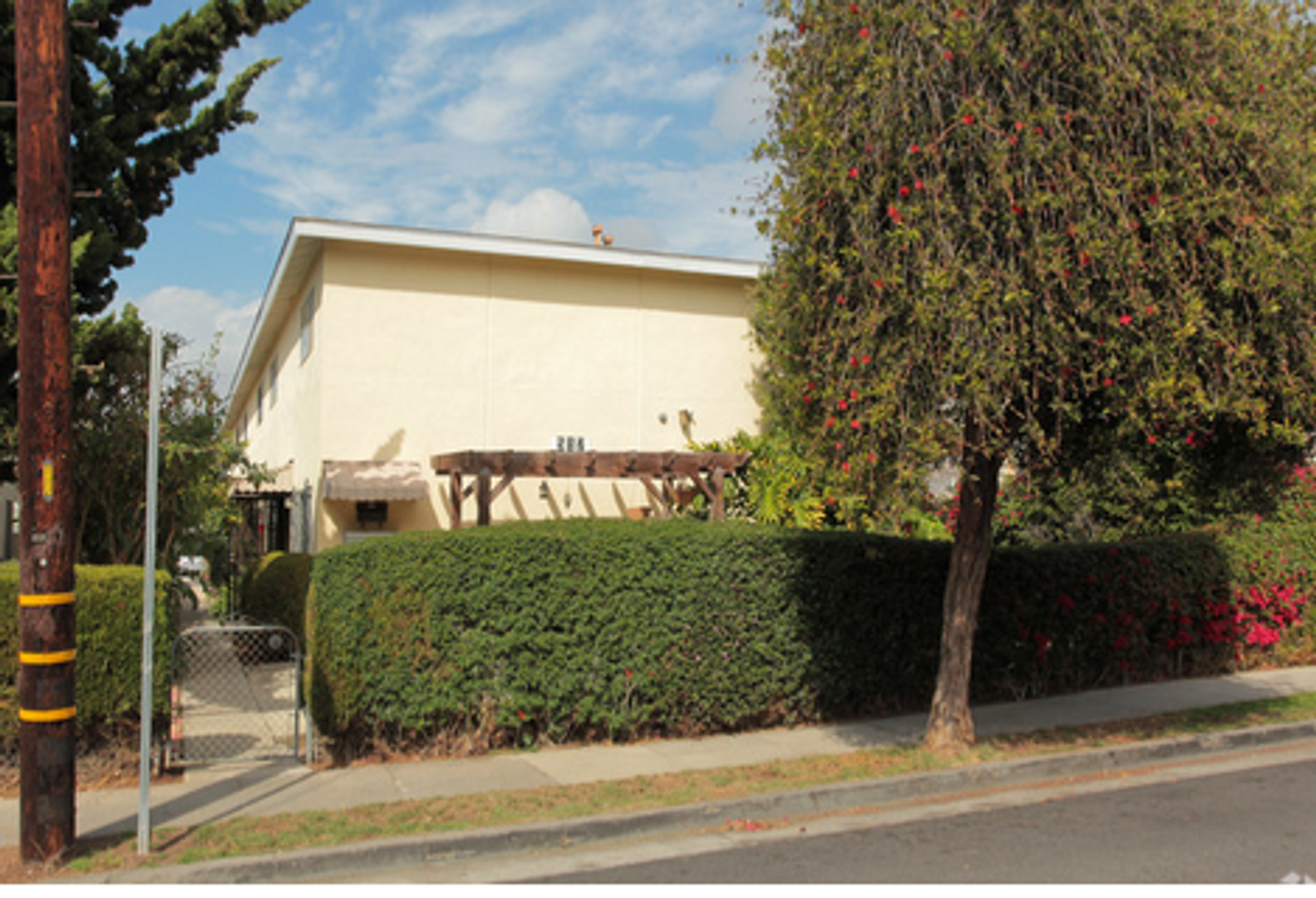 Santa Monica Apartment: 517 Raymond Ave