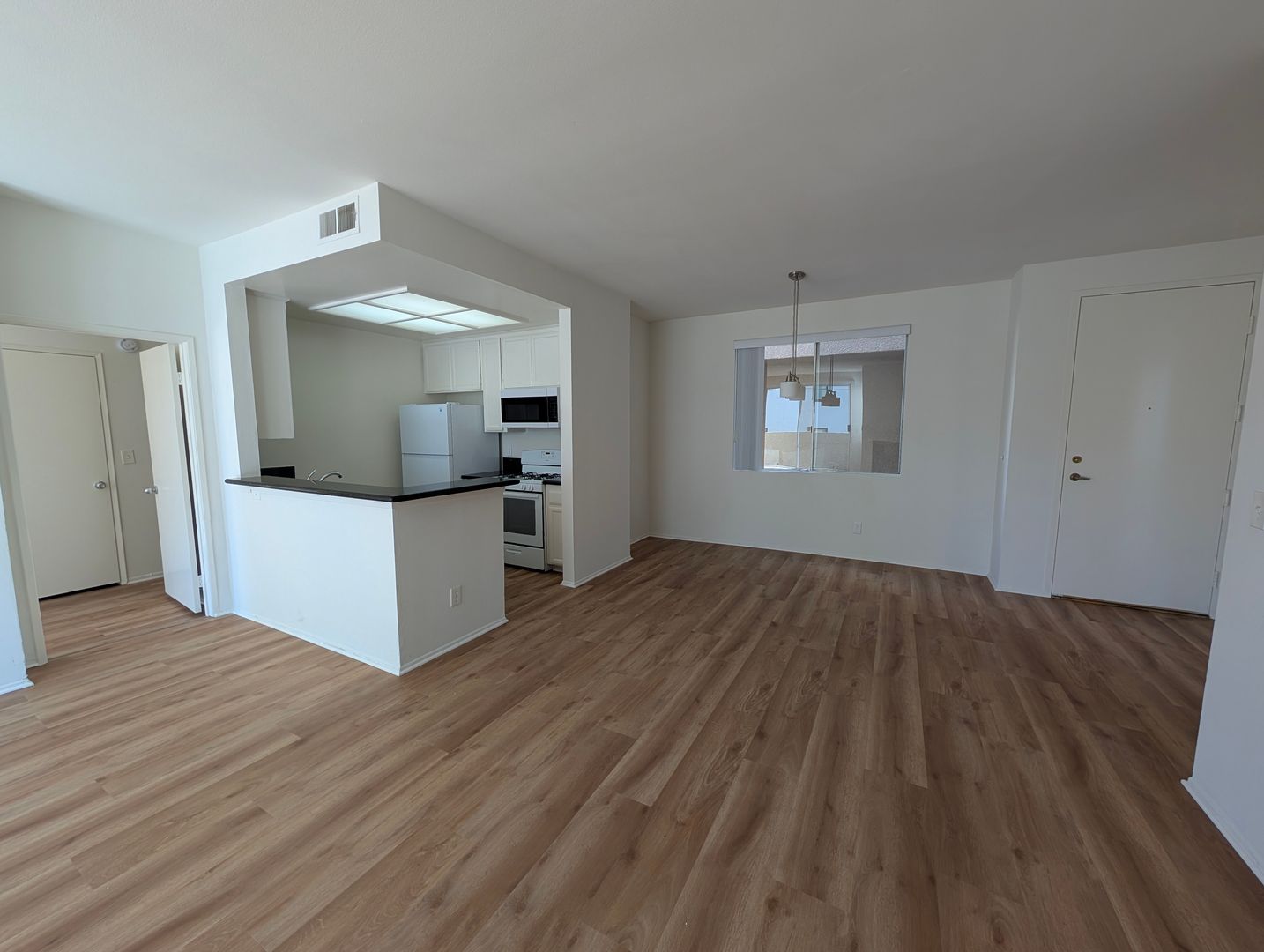 Los Angeles Apartment: 1409 N. Alta Vista Boulevard