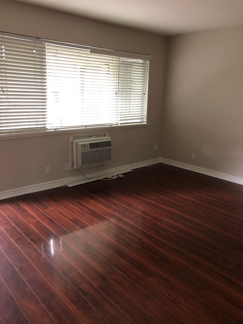 Sherman Oaks Apartment: 13506 Rye Street